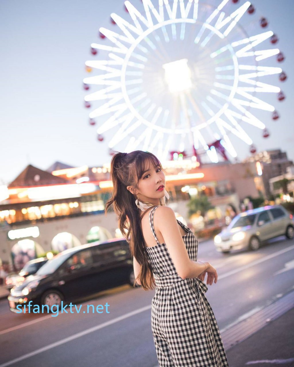 【2023-09-22】TikTok addicted woman